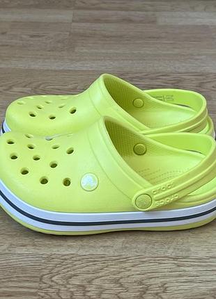 Крокси crocs в стані нових. вказаний розмір j 3. ідуть на 34-35