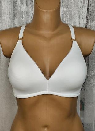 Гарний бюстгальтер чашка без кісточок uk38c eur85c