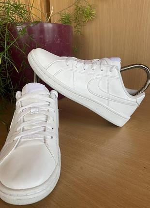 Кросівки жіночі nike  р 36 устілка 22,5 см .