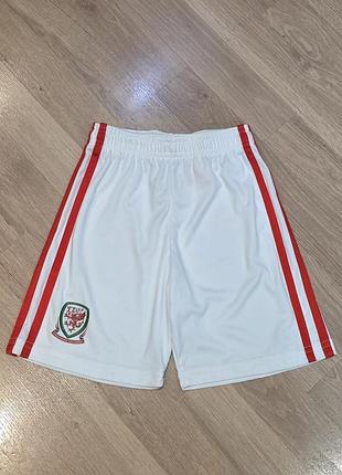 Шорти adidas на 3-4роки, 104см