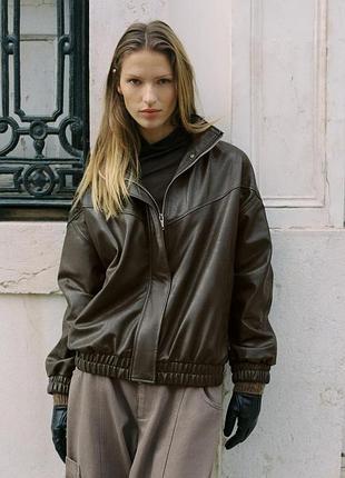 Бомбер куртка zara