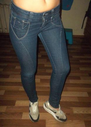 Шикарные джинсы2 фото