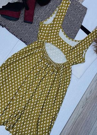 Літня сукня mango xs коротке плаття прямого крою гірчична сукня з вирізом на спині