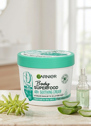 Заспокійливий зволожувальний крем для тіла garnier body superfood алое + магній (380 мл)