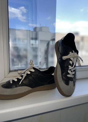 Кеди stradivarius