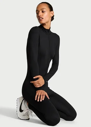 Боди-комбинезон victoria's secret vsx essential long-sleeve jumpsuit