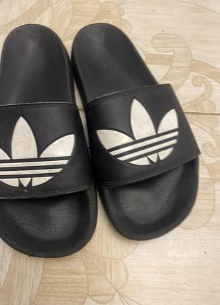 Шльопанці adidas
