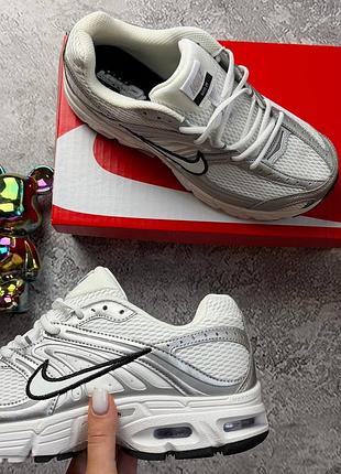 Nike air max moto 2k white