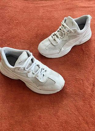 Кроссовки фирмы puma 37 размер по стельке 24 см