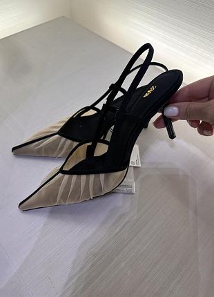Zara босоніжки на каблуку