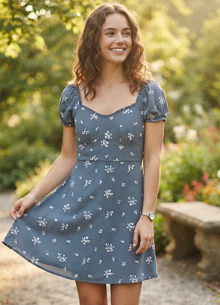 ​нове плаття в квітковий принт hollister