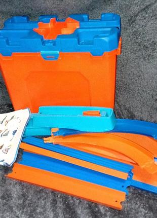 Hot wheels track builder deluxe stunt box (ggp93) – трек у валізі, б/в