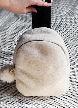 Новый пушистый, плюшевый рюкзак