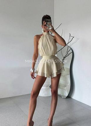 Шифоновый ромпер с открытой спиной.
