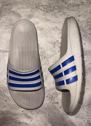 Оригінальні сірі гумові капці шльопанці adidas