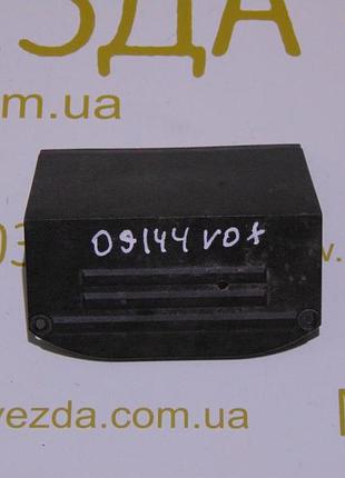 Лючок акб yamaha vox (3b3-h2129-00)
