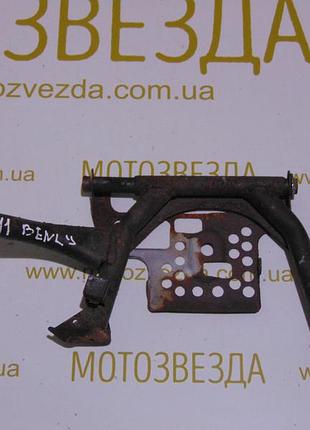Підніжка центральна honda benly-50 aa03