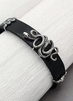 Серебряный браслет на коже змея 18