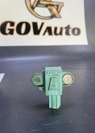 Датчик удару airbag бічний audi a6 c6 4f0955557a