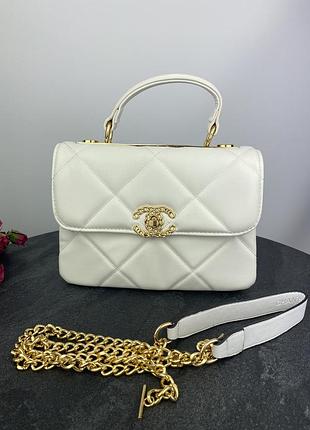 Chanel white дефект потертость на лого, пятна в середине