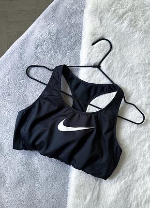Чорний топ nike
