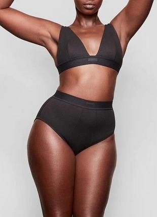 Женские хлопковые трусы бренда с высокой талией skims cotton rib briefs в рубчик