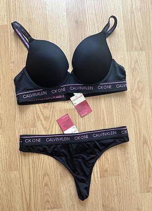 Комплект білизни calvin klein, бюстгальтер 85b, трусики m-l