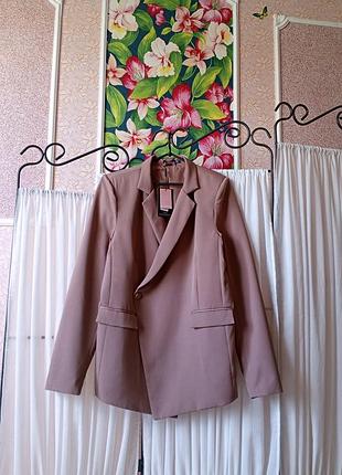 Стильний піджак кольору мокко prettylittlething.
