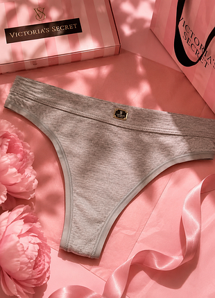 Хлопковые трусики-стринги с логотипом logo cotton thong panty