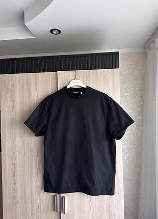 Чорна щільна футболка оверсайз weekday great t-shirt розмір m оригінал