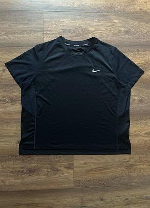 Чоловіча бігова футболка nike m-l running dri-fit чорна батал