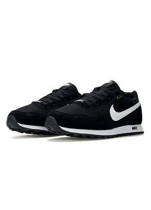 Nike md runner 2 black white