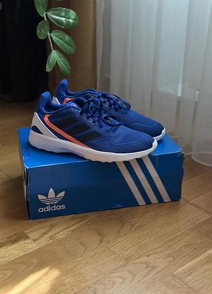 Нові кросівки adidas — розмір 38 (25 см устілка)
