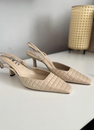 Босоніжки zara