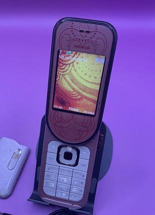 Кнопочний телефон nokia 7373 7