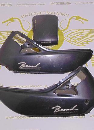 Бічні обтічники honda broad90