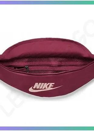 Сумка на пояс nike nk heritage waistpack fa21 бордовая 41х10х15 см для спорта и активного отдыха