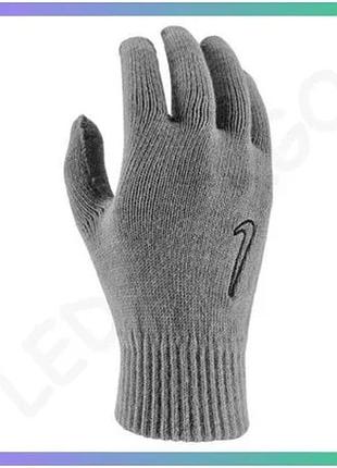 Теплые рукавички nike knit tech and grip tg 2.0 серые унисекс s/m для холодной погоды sku_n.100.0661.050.sm