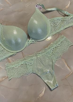 Мереживний комплект люкс серії dream angels від victoria’s secret бюстгальтер 34в 75б з пуш апом стрінги с