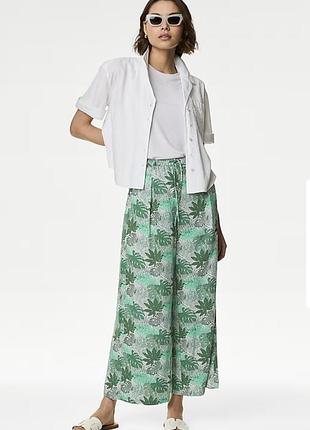 ​🌿 новые вискозные брюки-палаццо m&amp;s в тропический принт (р. 18 / 3xl) с высокой посадкой