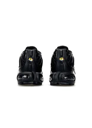 Nike air max plus black white 5