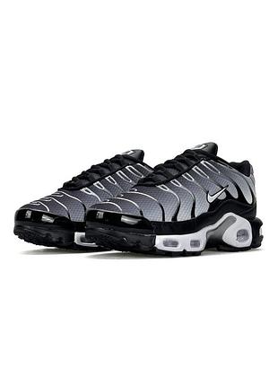 Nike air max plus grey black white