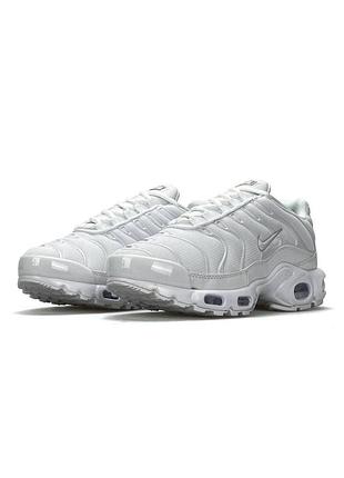 Nike air max plus white