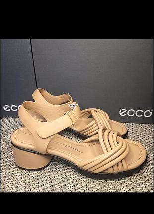 Кожаные босоножки sculpted sandal lx 35