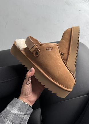 Жіночі бежеві сліпперс ugg lanah clog platform chestnut х клог 36
