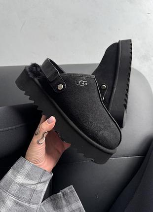 Жіночі чорні сліпперс ugg lanah clog platform black х клог 36