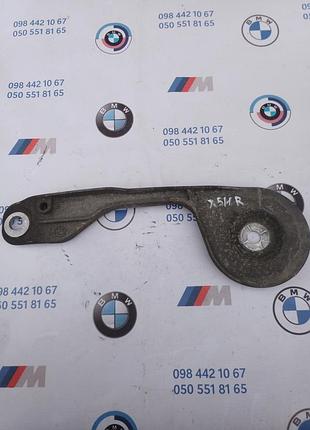 Реактивна тяга задня права кронштейн балки bmw x5 e70 x6 e71 07-13 33306770980, 6770980