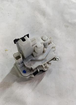 Замок правой задвижных дверей центральный 2pin fiat doblo opel combo 263 2010-2018 51842861,51910349