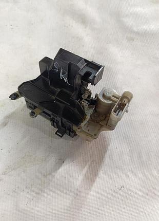 Замок боковых дверей правых отдвижных 4pin fiat doblo 2000-2009 51709194,51765344,51766556