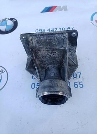 Кронштейн передней правой полуоси bmw x3 f25 x4 f26 11-17 31507601996